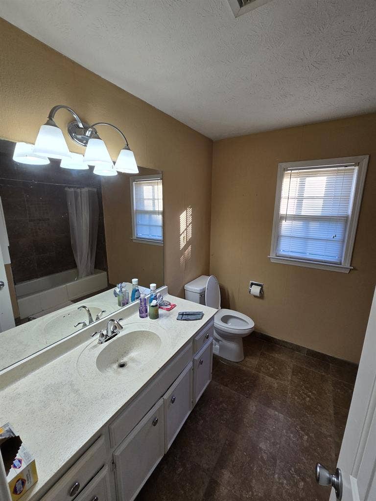 Private Room in Quiet Shared Home