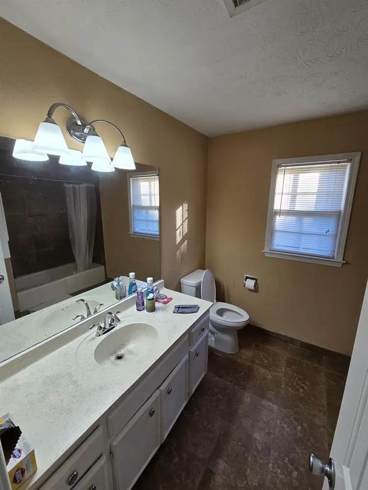 Private Room in Quiet Shared Home