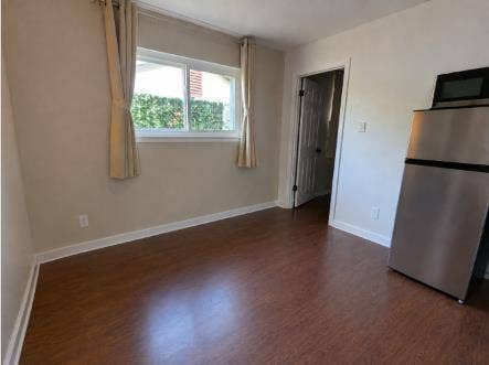 Private entry/attached 1 bd ADU/MIL