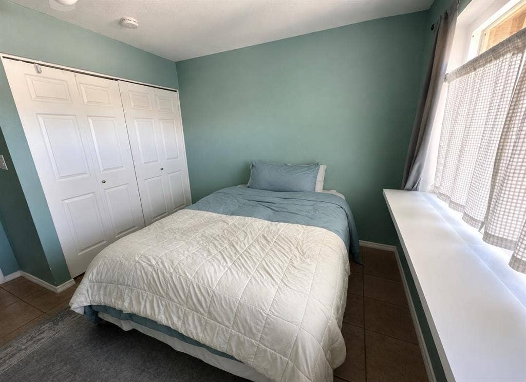 Downtown Mesa Townhome Roommate