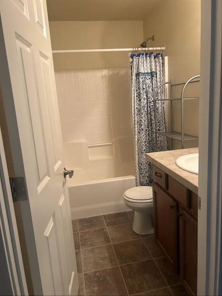 Large Bedroom/private bathroom