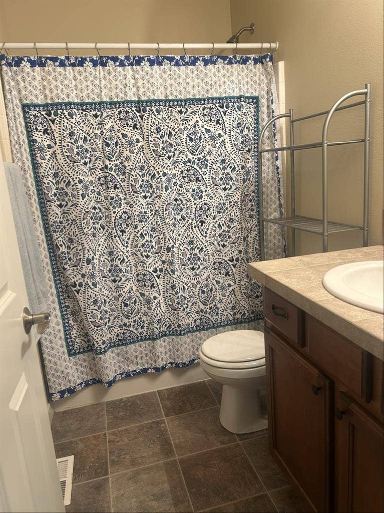 Large Bedroom/private bathroom