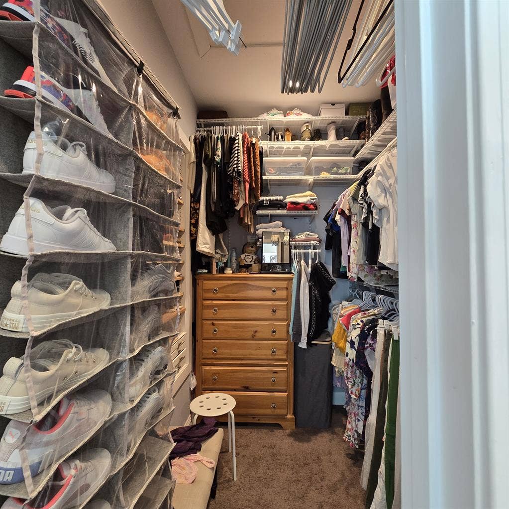 2 Spaces, Clean, lux, pets!