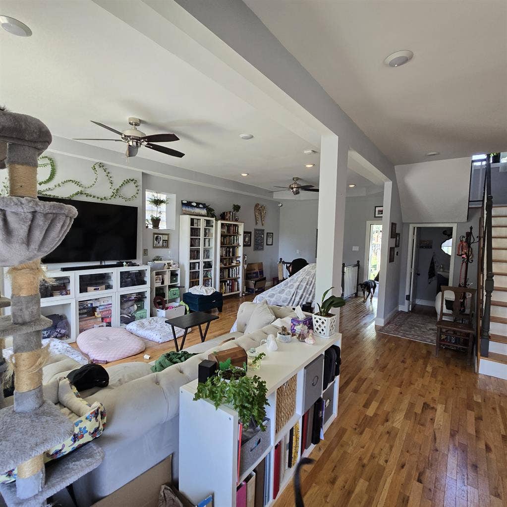 2 Spaces, Clean, lux, pets!