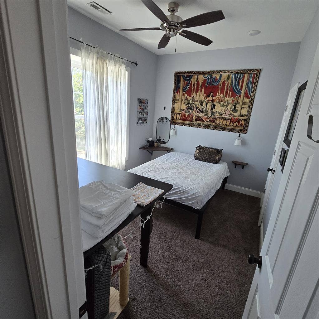 2 Spaces, Clean, lux, pets!