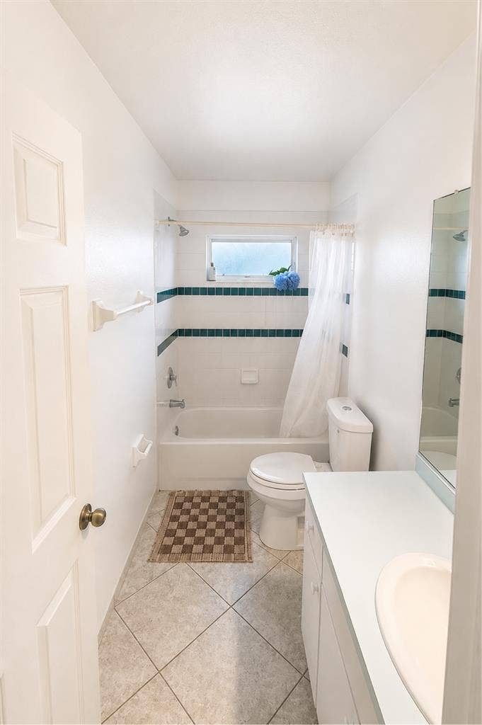 Large Room for Rent SE Cape Corall