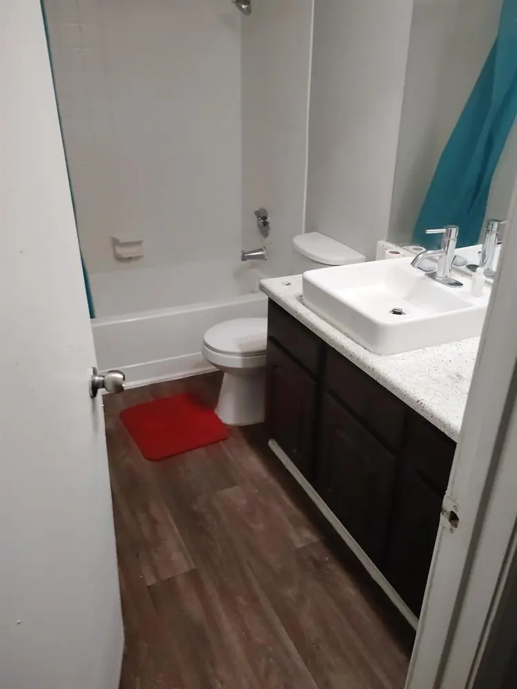 Need a roommate to hav a 2 bedroom