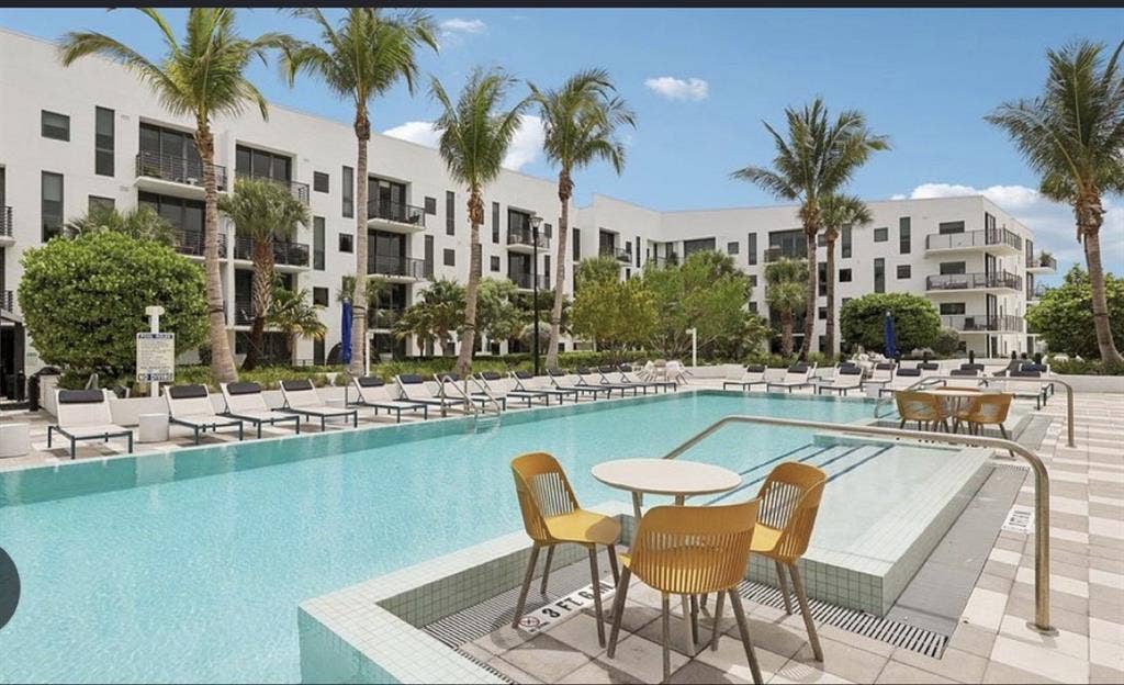 ✨ Female Roommate MIMO $950/month
