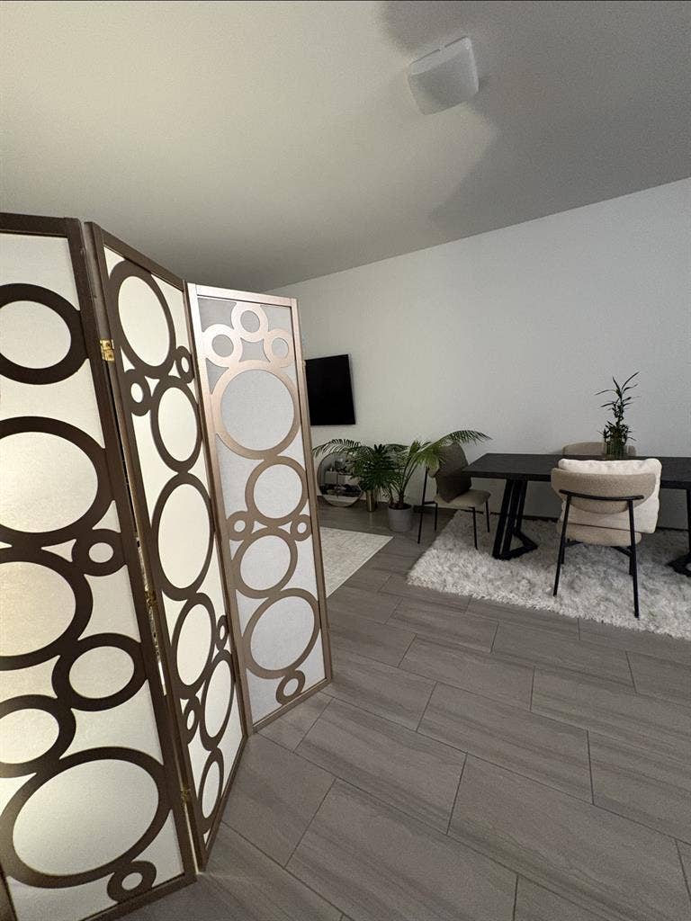✨ Female Roommate MIMO $950/month