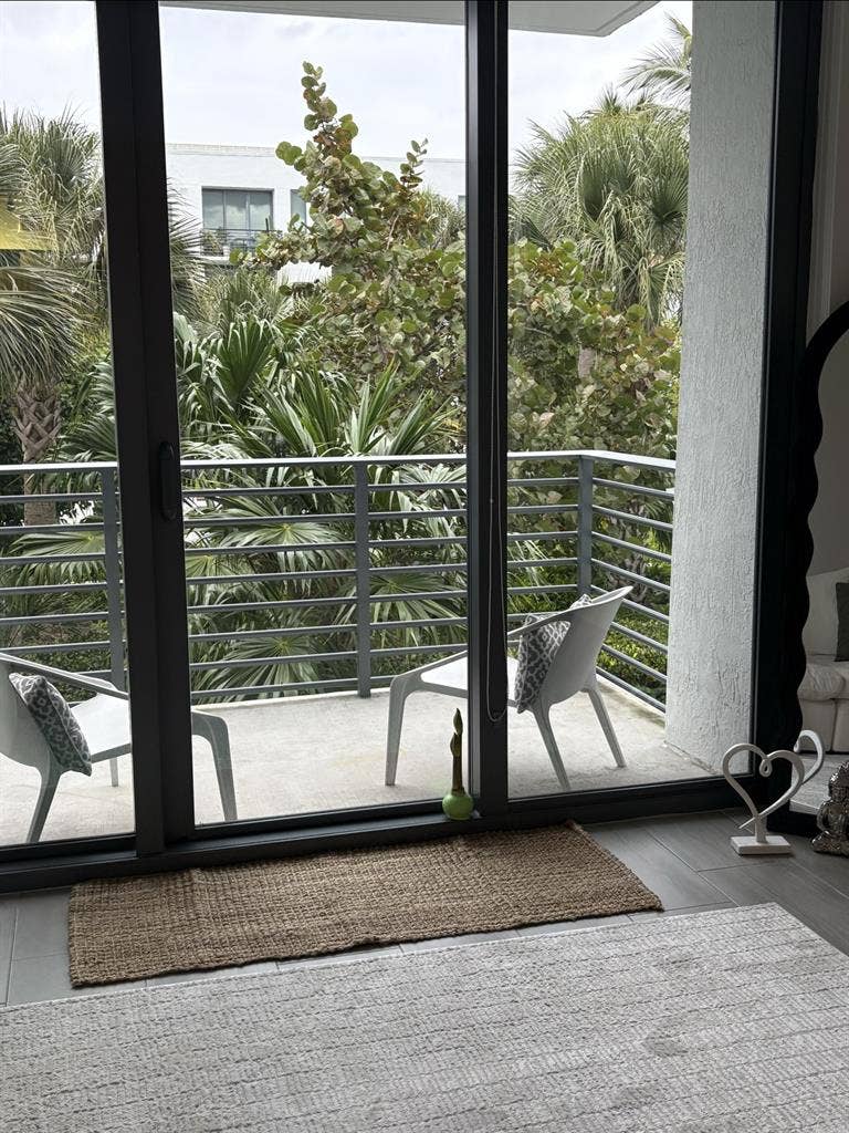 ✨ Female Roommate MIMO $950/month
