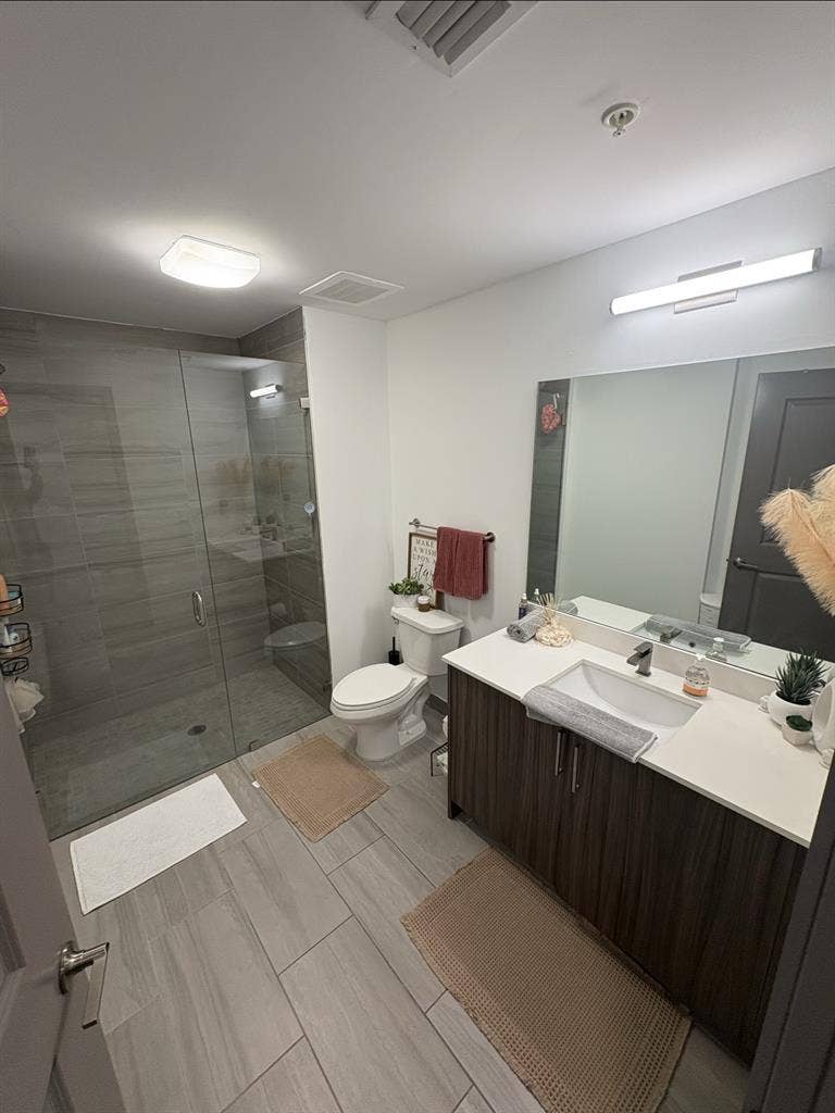 ✨ Female Roommate MIMO $950/month