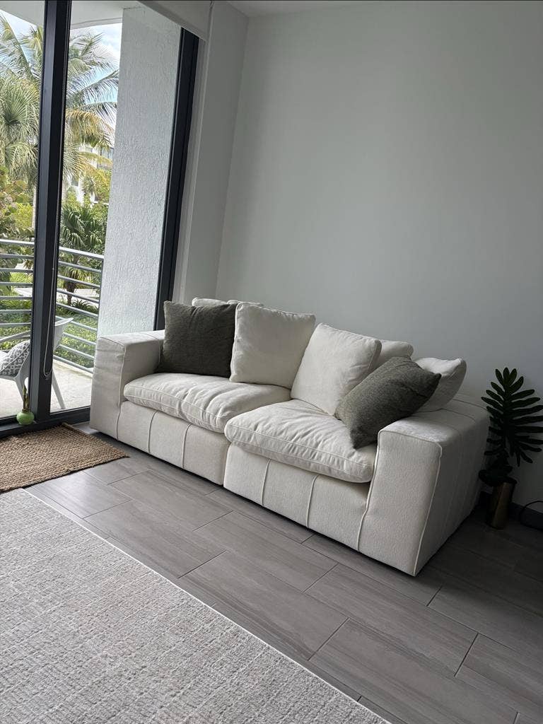 ✨ Female Roommate MIMO $950/month