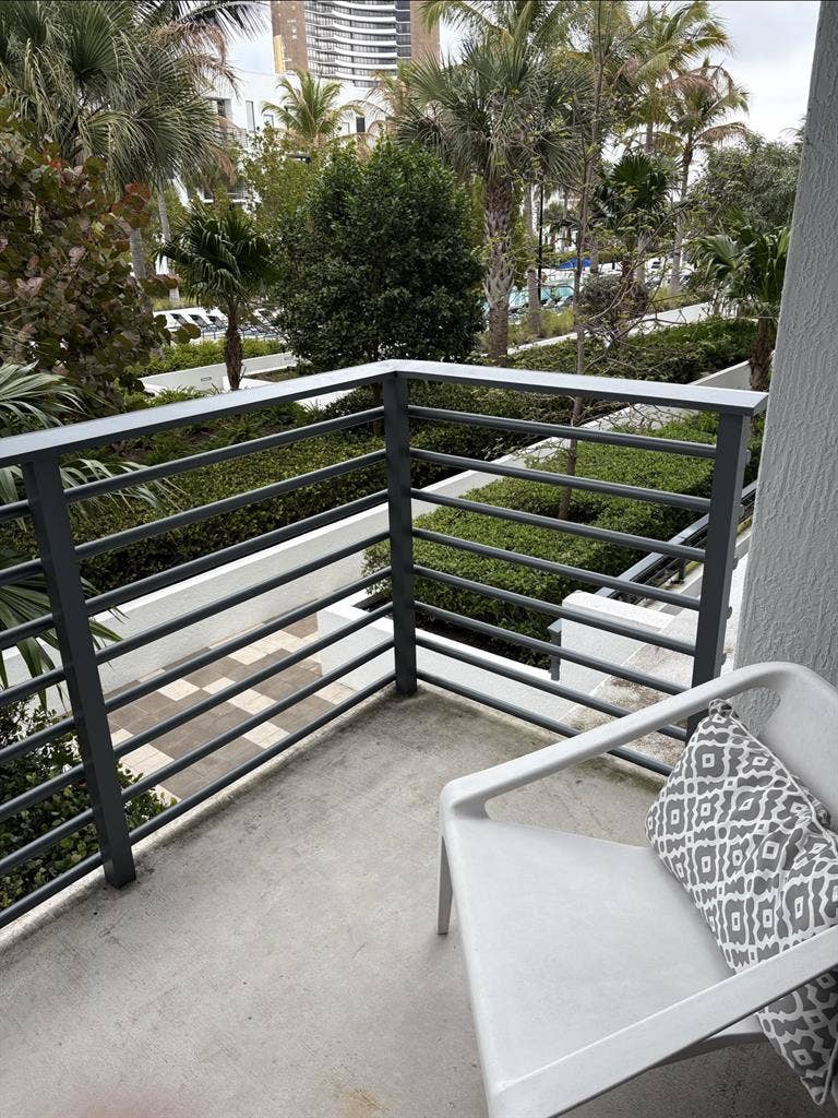✨ Female Roommate MIMO $950/month
