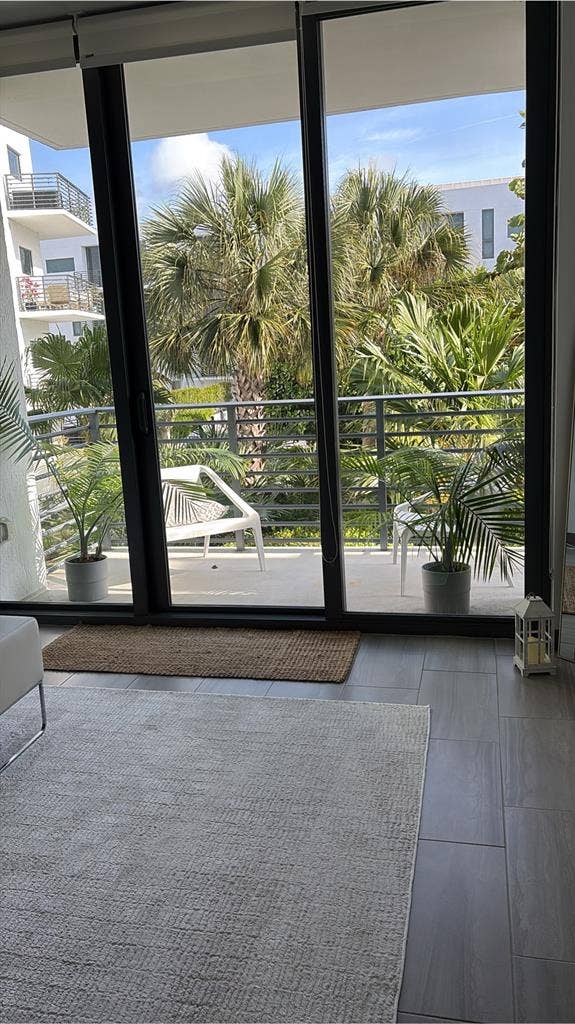 ✨ Female Roommate MIMO $950/month