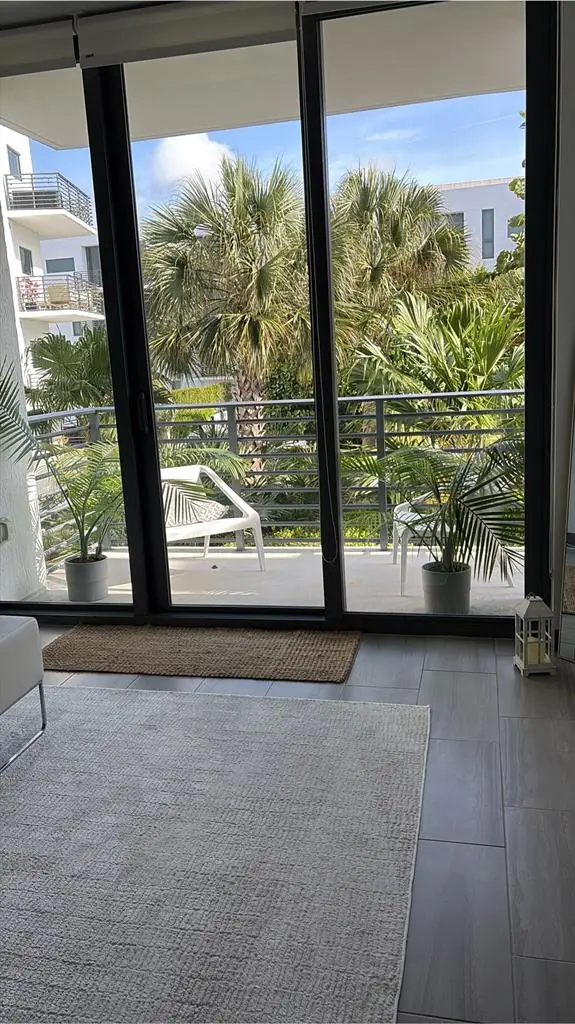 ✨ Female Roommate MIMO $950/month