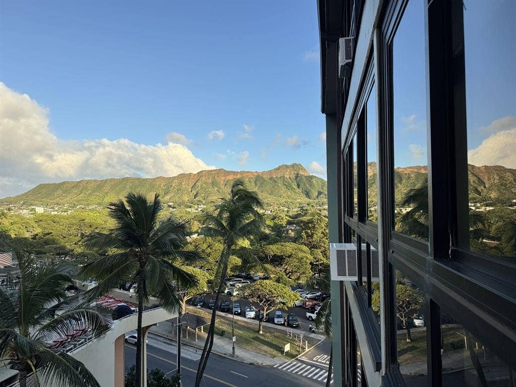 Looking for a 3rd Roommate!