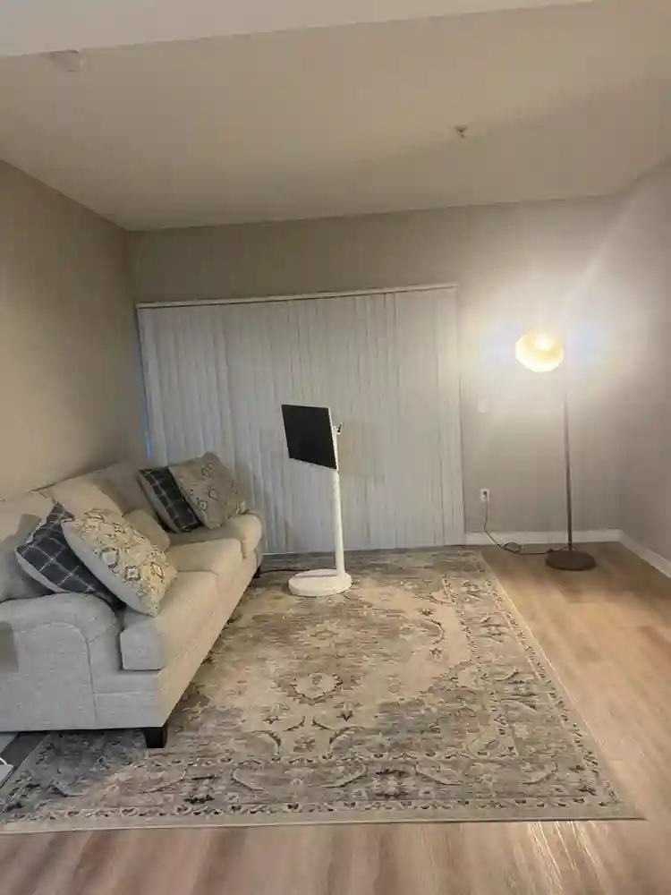 Looking for a female roommate