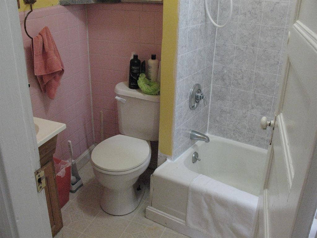 Rm Avl in 3 BR in Brighton Heat Inc