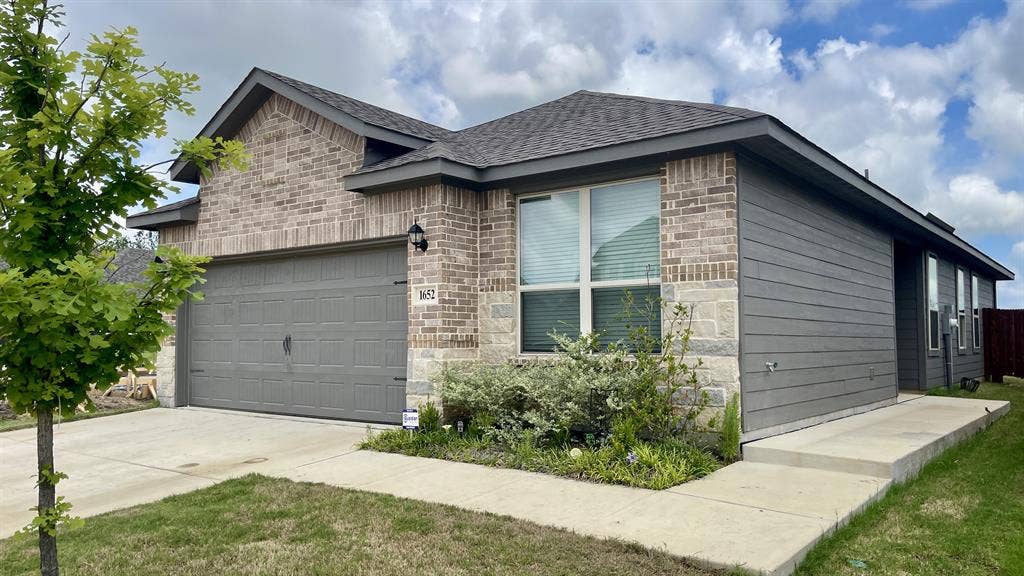 ROOM FOR RENT in Aubrey Tx. MAIN ST