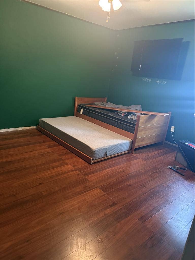 Medium room for rest 10/01 move in