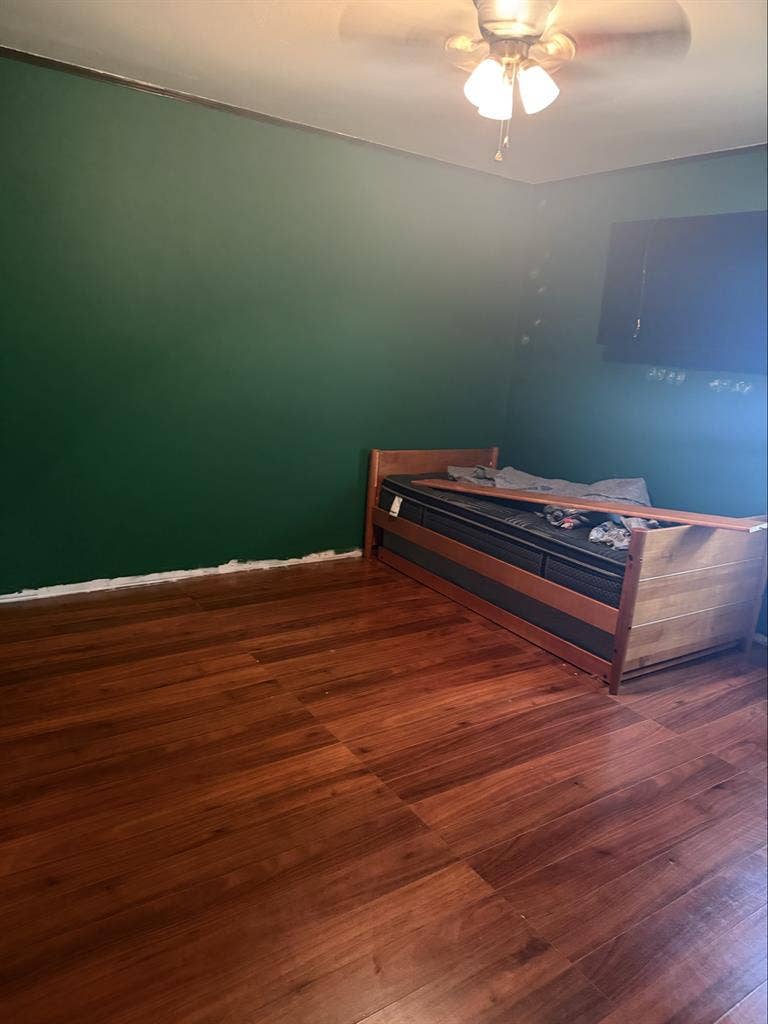 Medium room for rest 10/01 move in