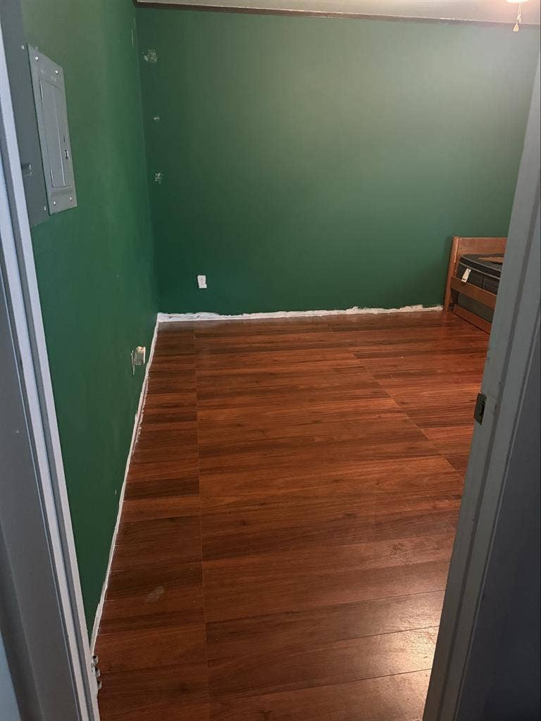 Medium room for rest 10/01 move in