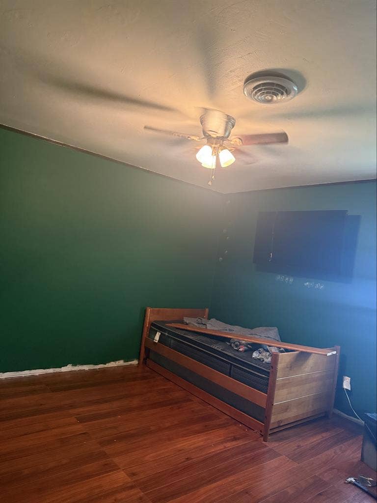 Medium room for rest 10/01 move in