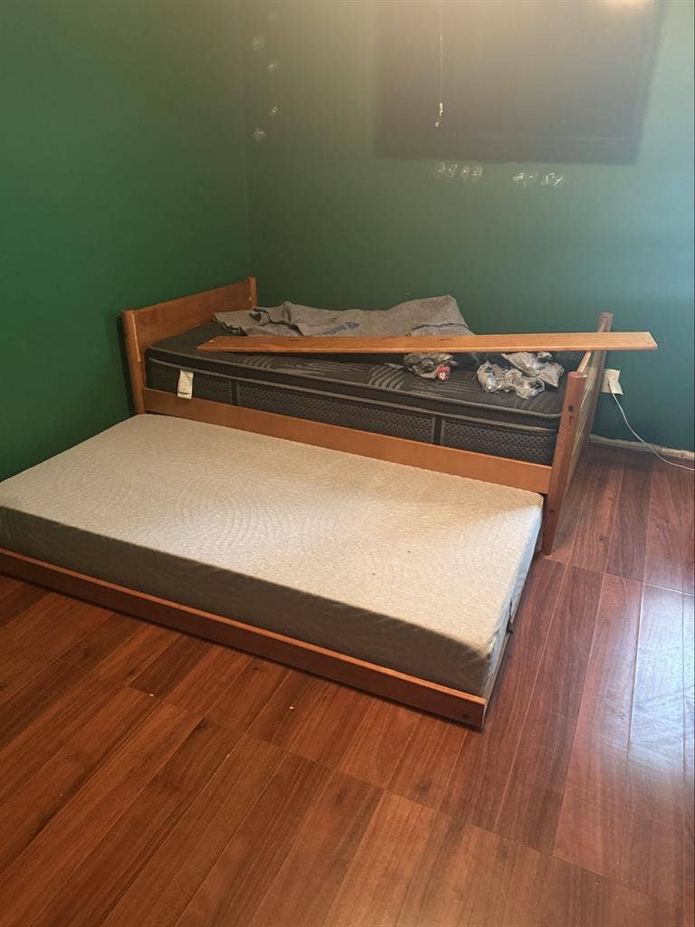 Medium room for rest 10/01 move in