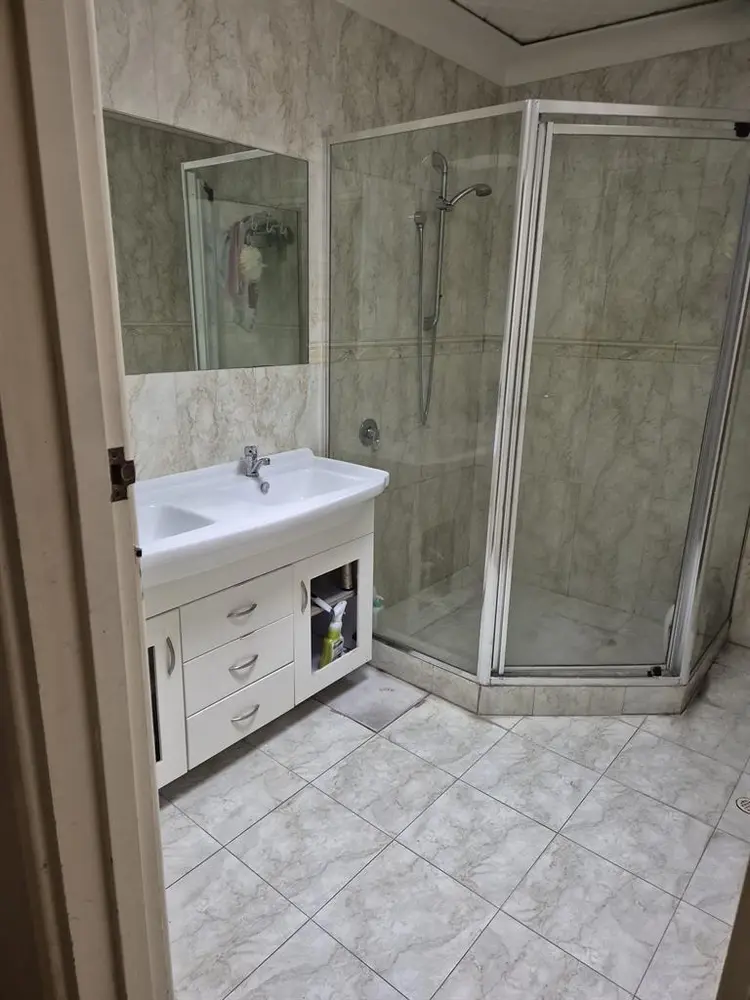 Room for rent in rossmoyne