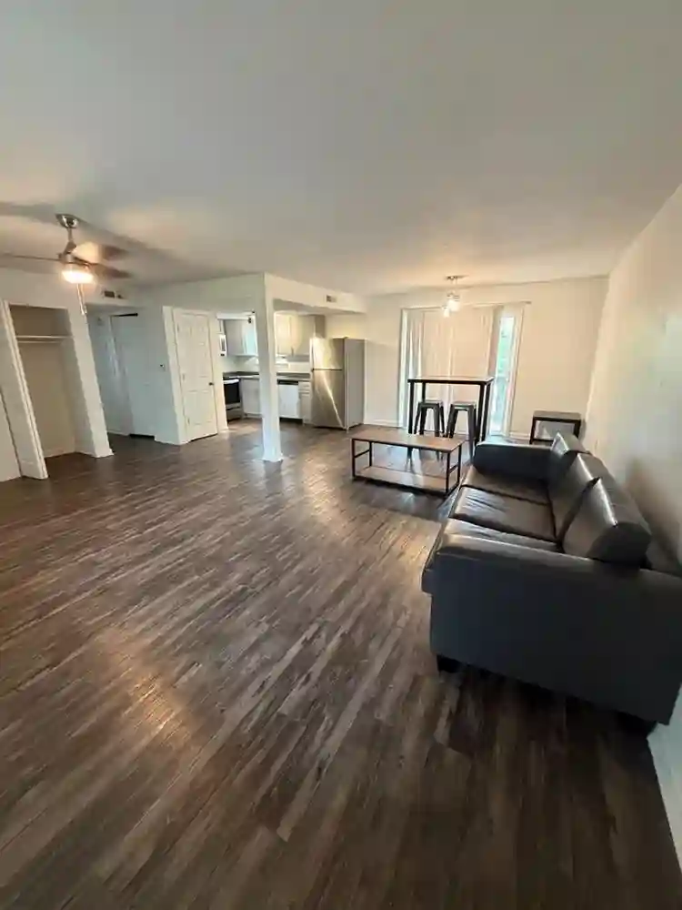 Room For Rent $739 2/2