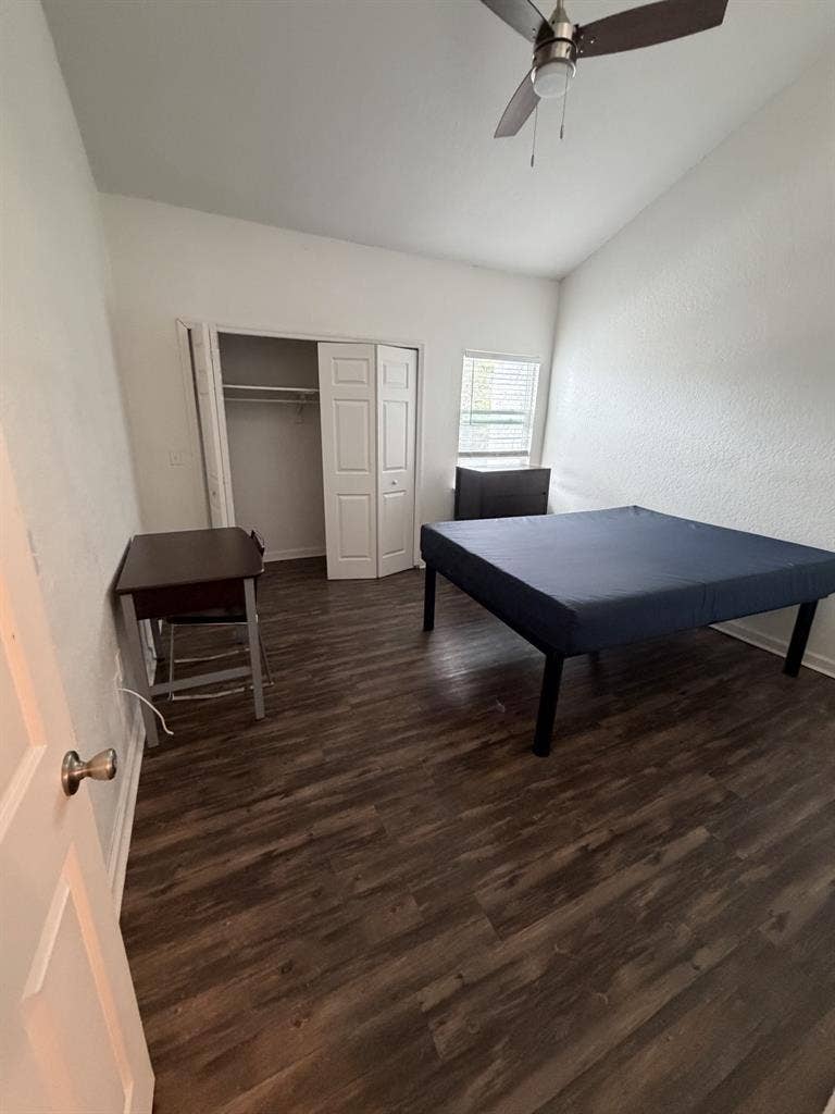 Room For Rent $739 2/2