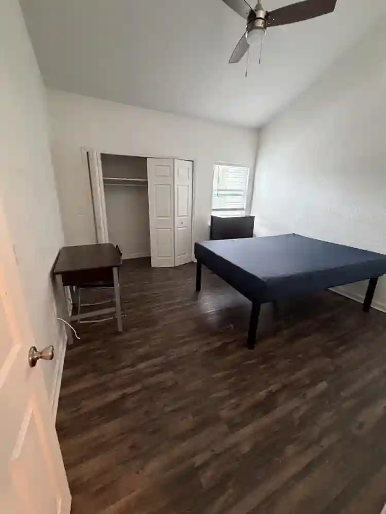 Room For Rent $739 2/2