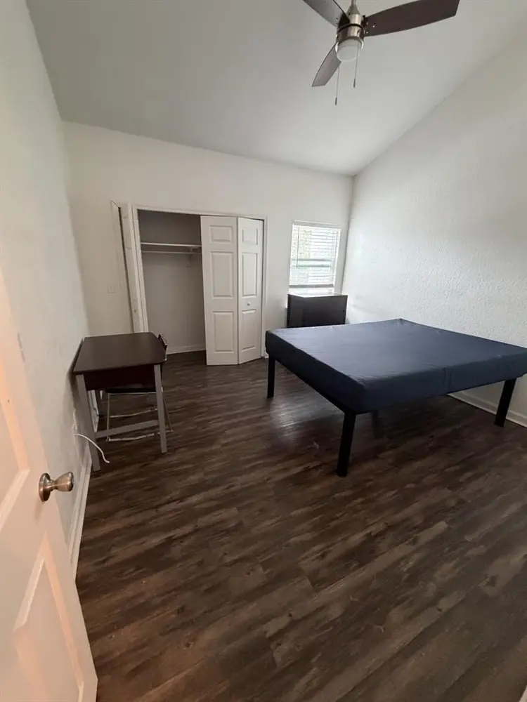 Room For Rent $739 2/2