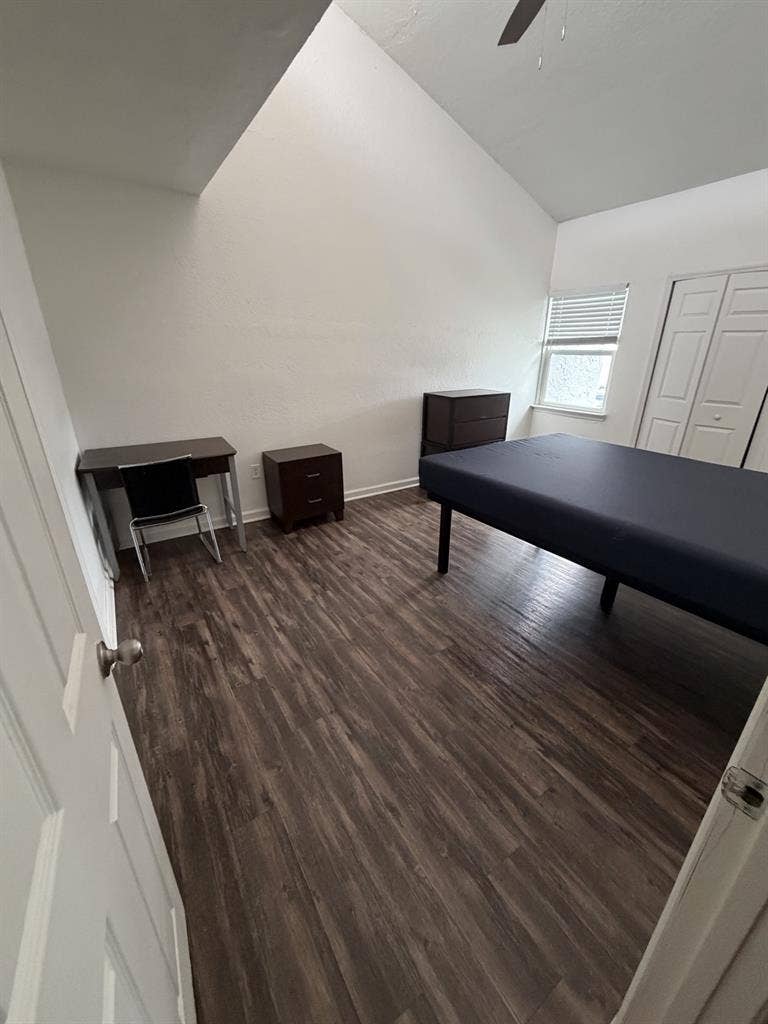 Room For Rent $739 2/2