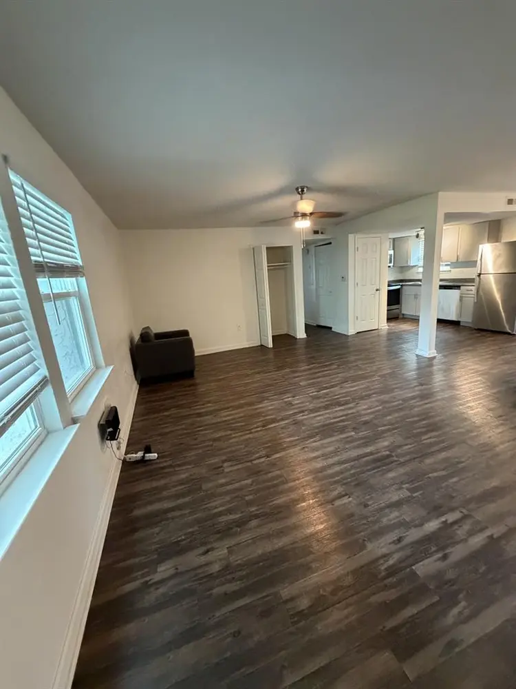 Room For Rent $739 2/2