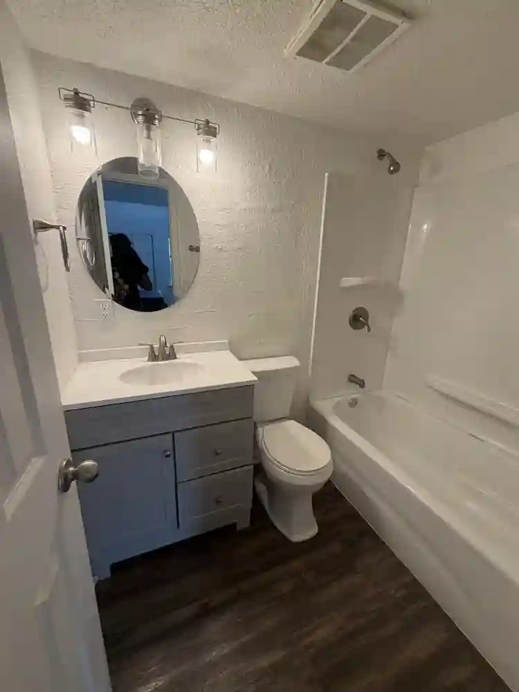 Room For Rent $739 2/2