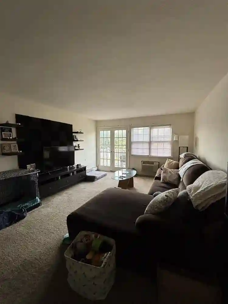 Looking for roommate in Morristown!