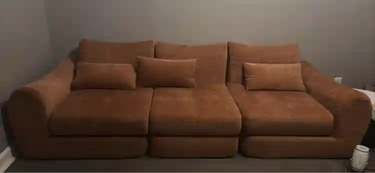 Looking for temp female roomie