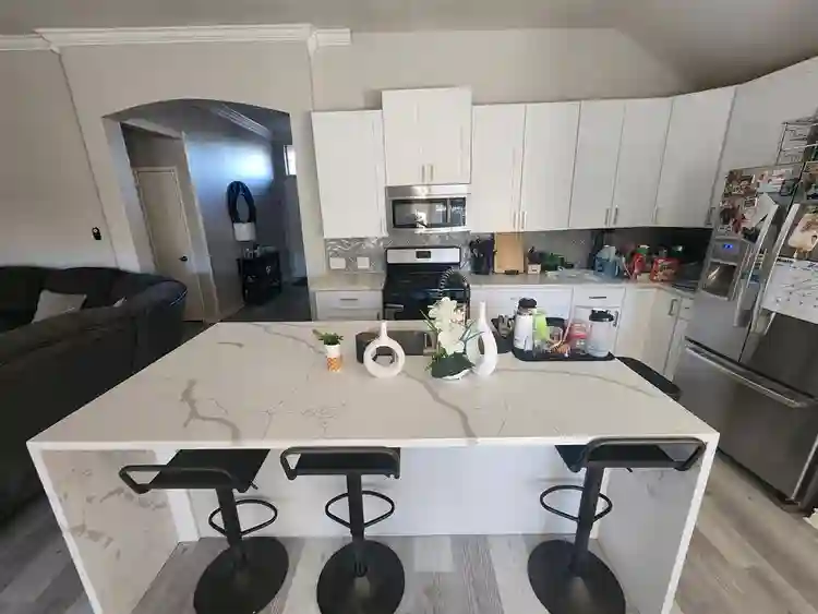 Private Room in Euless w/Pool!