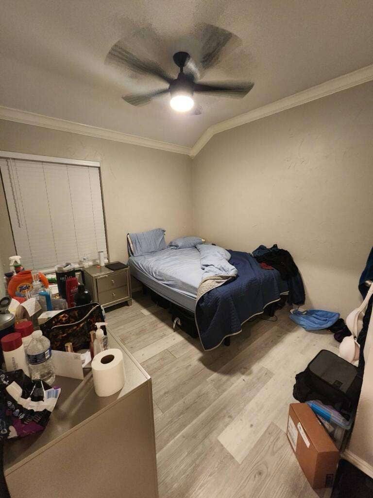 Private Room in Euless w/Pool!