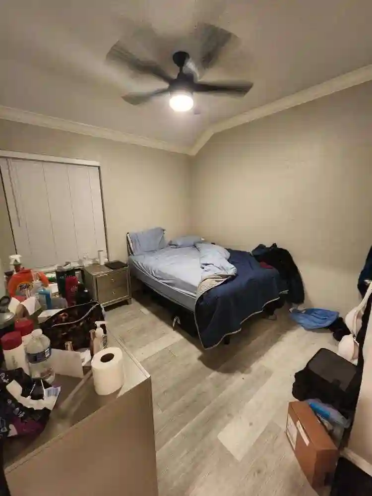 Private Room in Euless w/Pool!