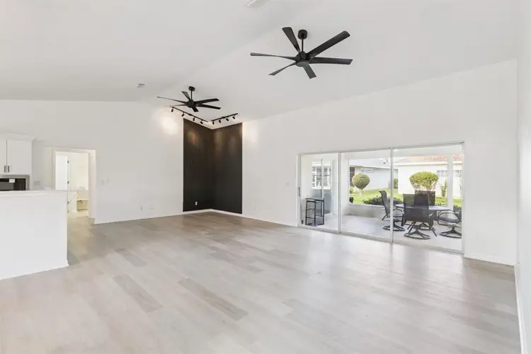 55+ COMMUNITY – LEESBURG, FL -