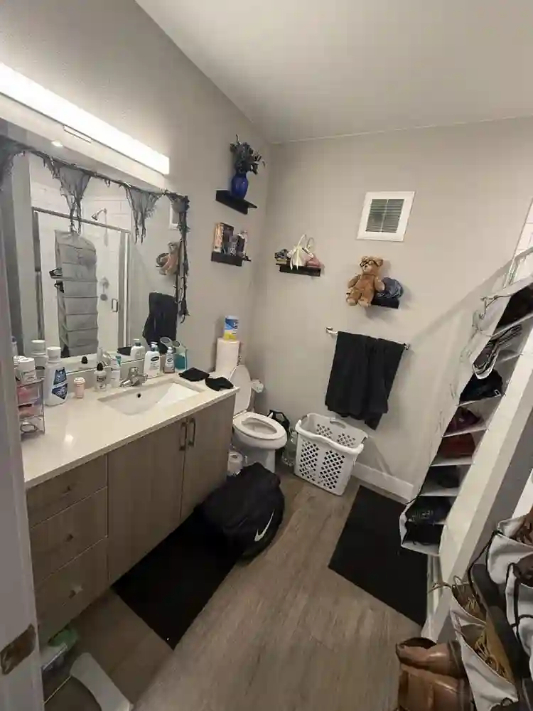 Sublet My Room Dec-July!