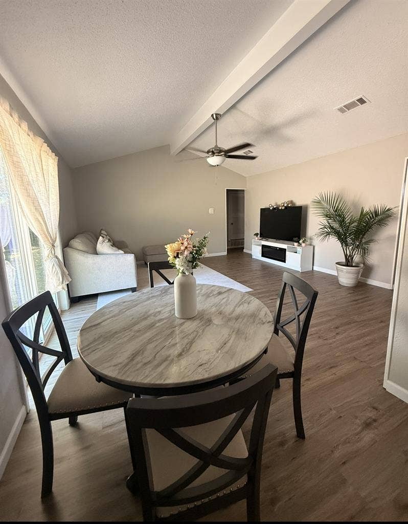 Looking for a female roommate