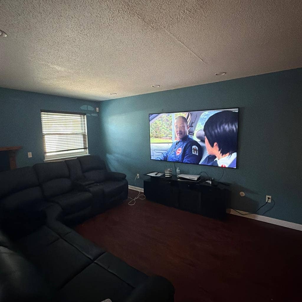 Utilities & WiFi Included W/ Rent
