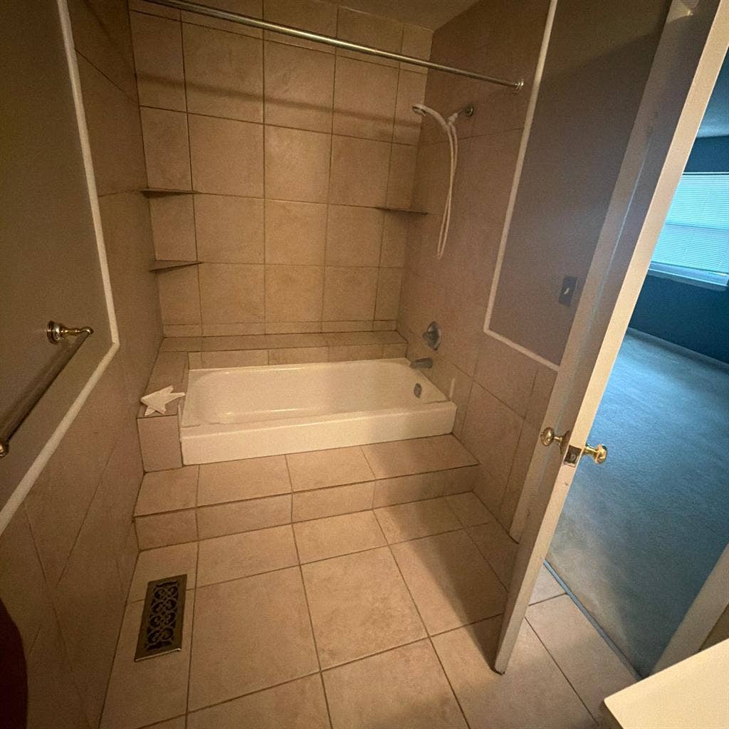 Utilities & WiFi Included W/ Rent