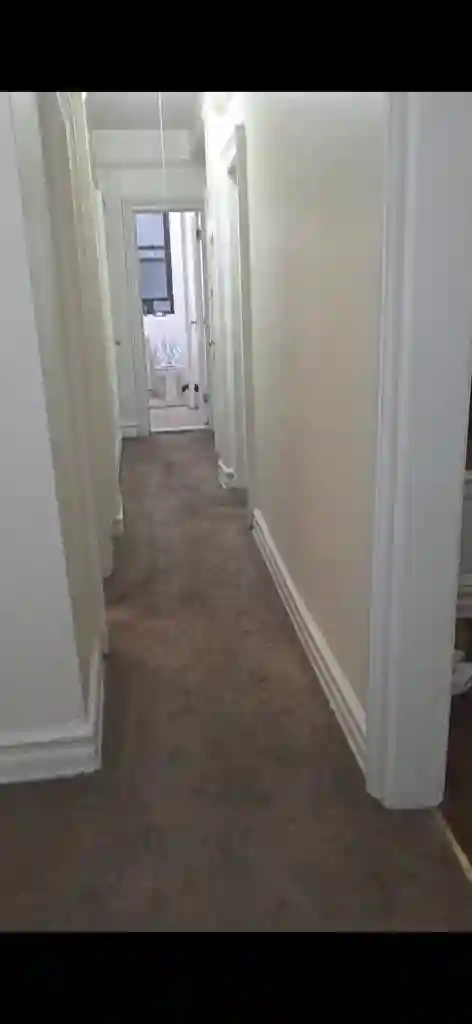 Looking for a Roommate (oct 1st)