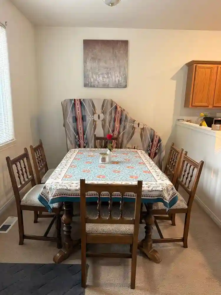 Spacious room/private bath 10/1!