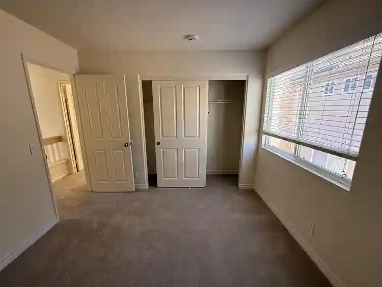 2 Excellent Rooms Now Available