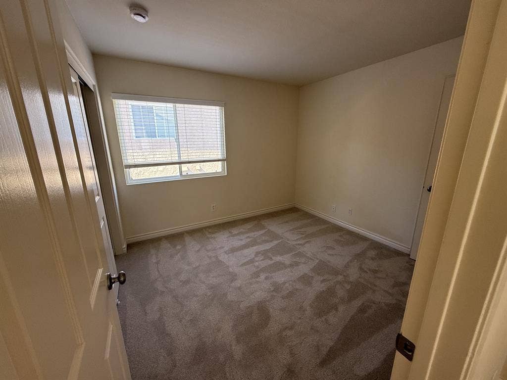 2 Excellent Rooms Now Available